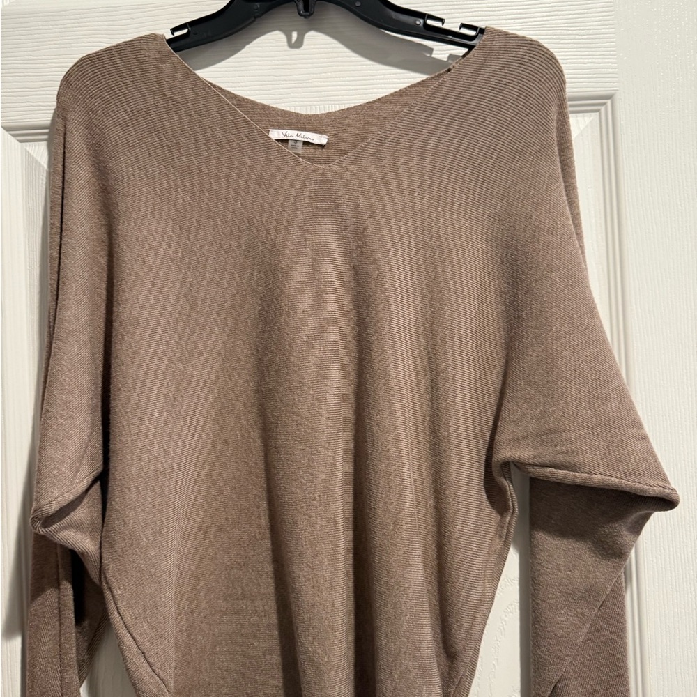 Cozy Brown V-Neck Sweater with Relaxed Fit